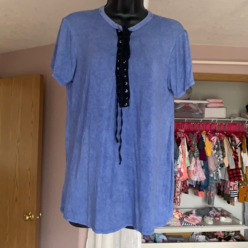 Oversized lace up t